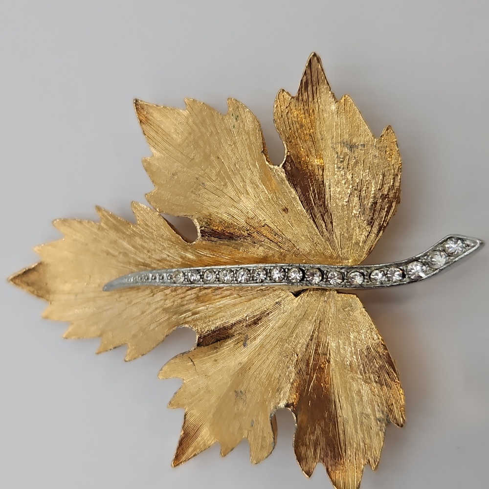 VINTAGE GOLD DIAMONDS LEAF PIN BROOCH LEAVES